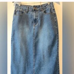 Vintage Hip Jeans Maxi Skirt in vintage size 7.